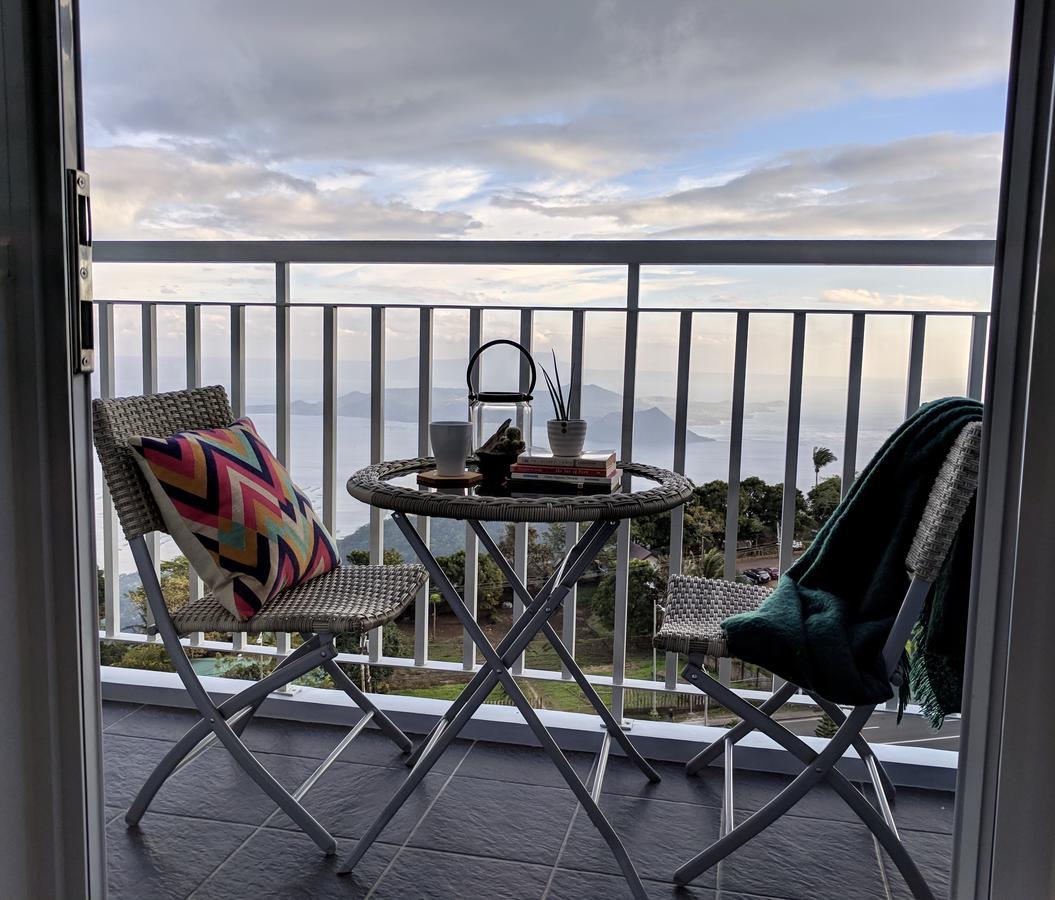 Cozy Family Suite With Stunning View Of Taal Tagaytay City Bagian luar foto