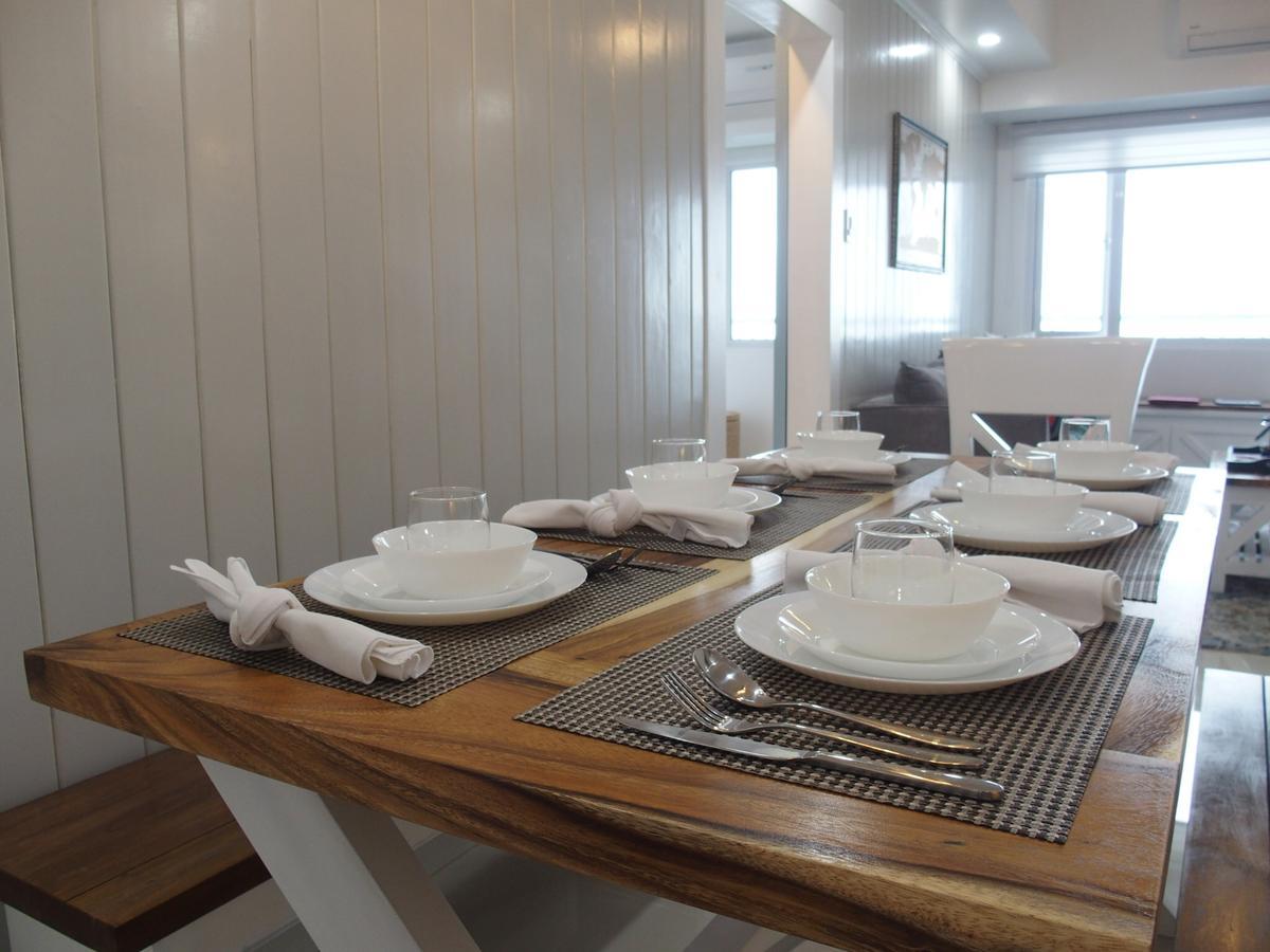 Cozy Family Suite With Stunning View Of Taal Tagaytay City Bagian luar foto